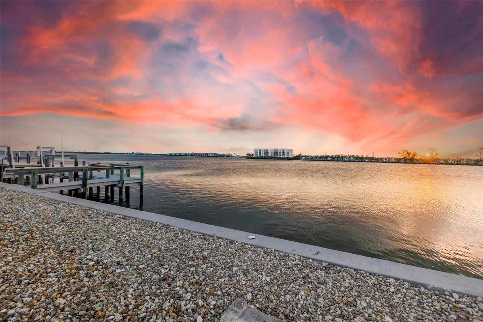 POINT PINES - Residential