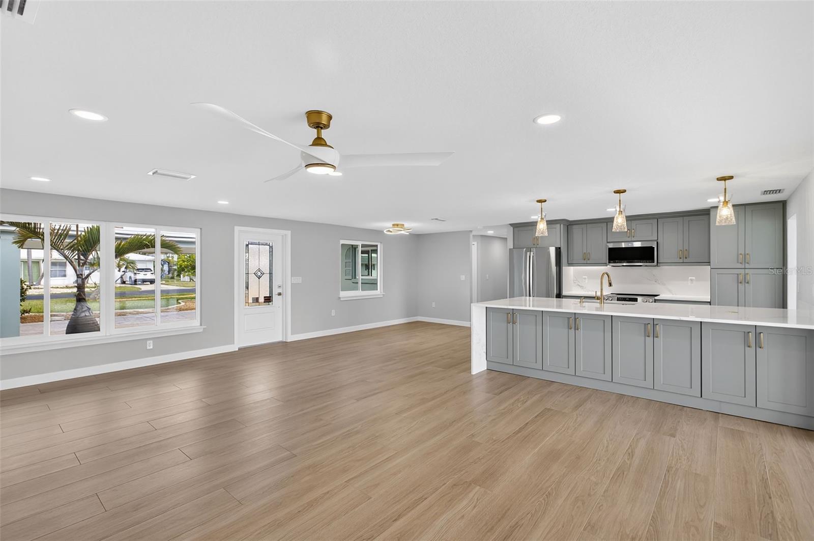 POINT PINES - Residential