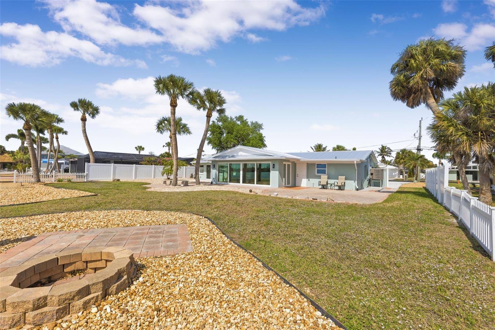 POINT PINES - Residential