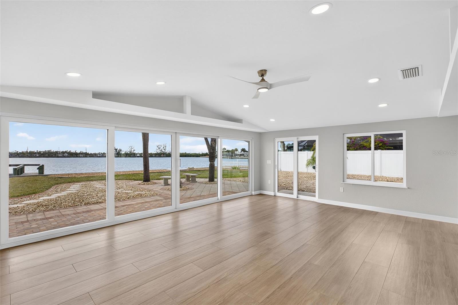 POINT PINES - Residential