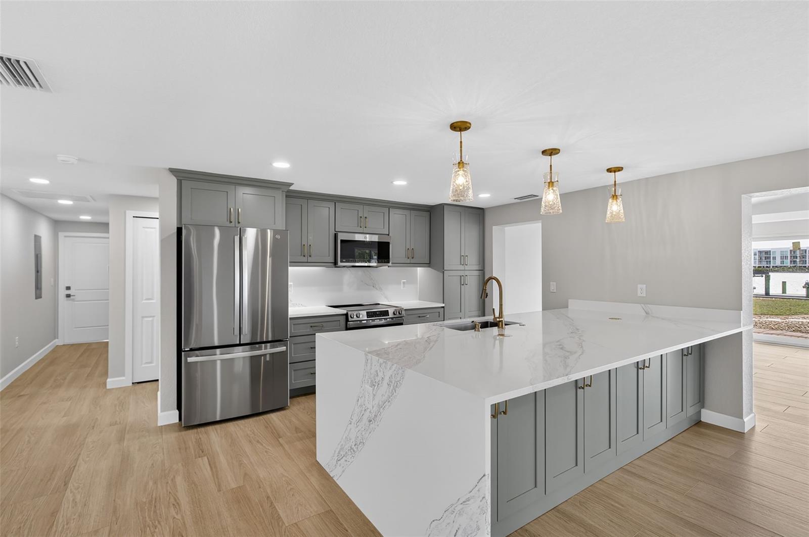 POINT PINES - Residential