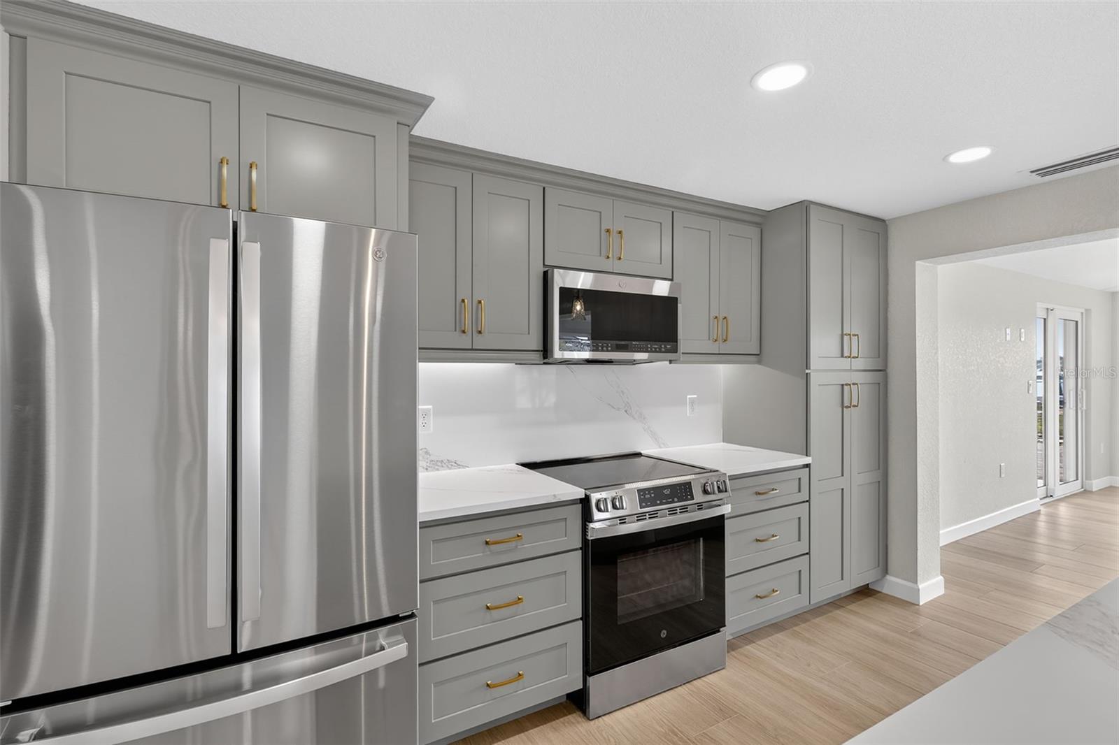 POINT PINES - Residential