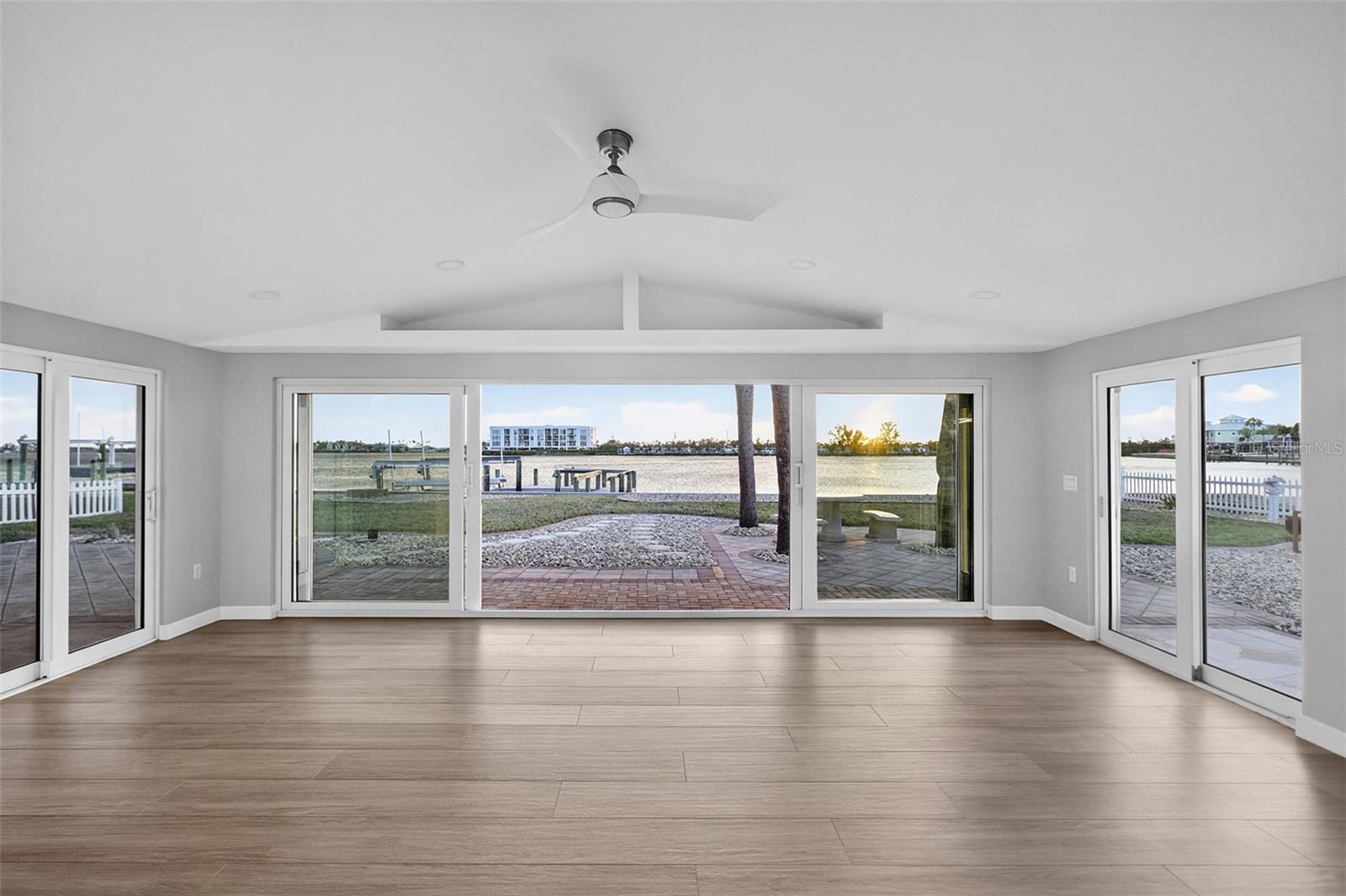 POINT PINES - Residential