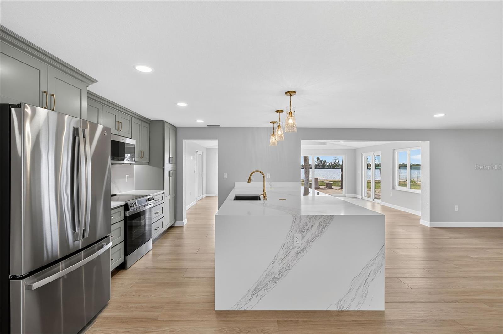 POINT PINES - Residential