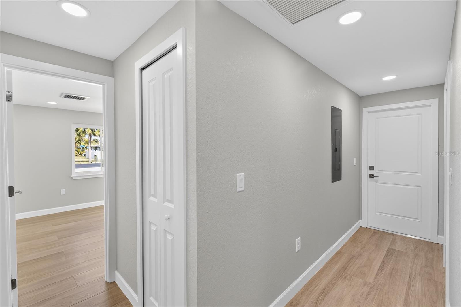 POINT PINES - Residential