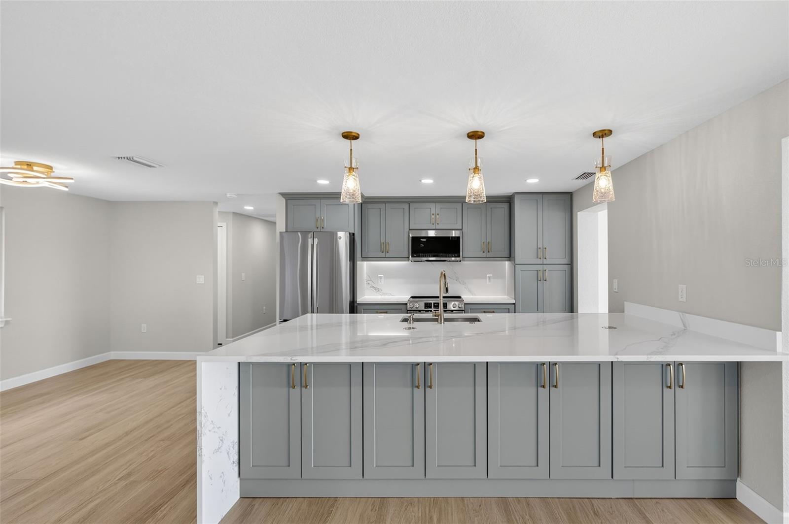 POINT PINES - Residential