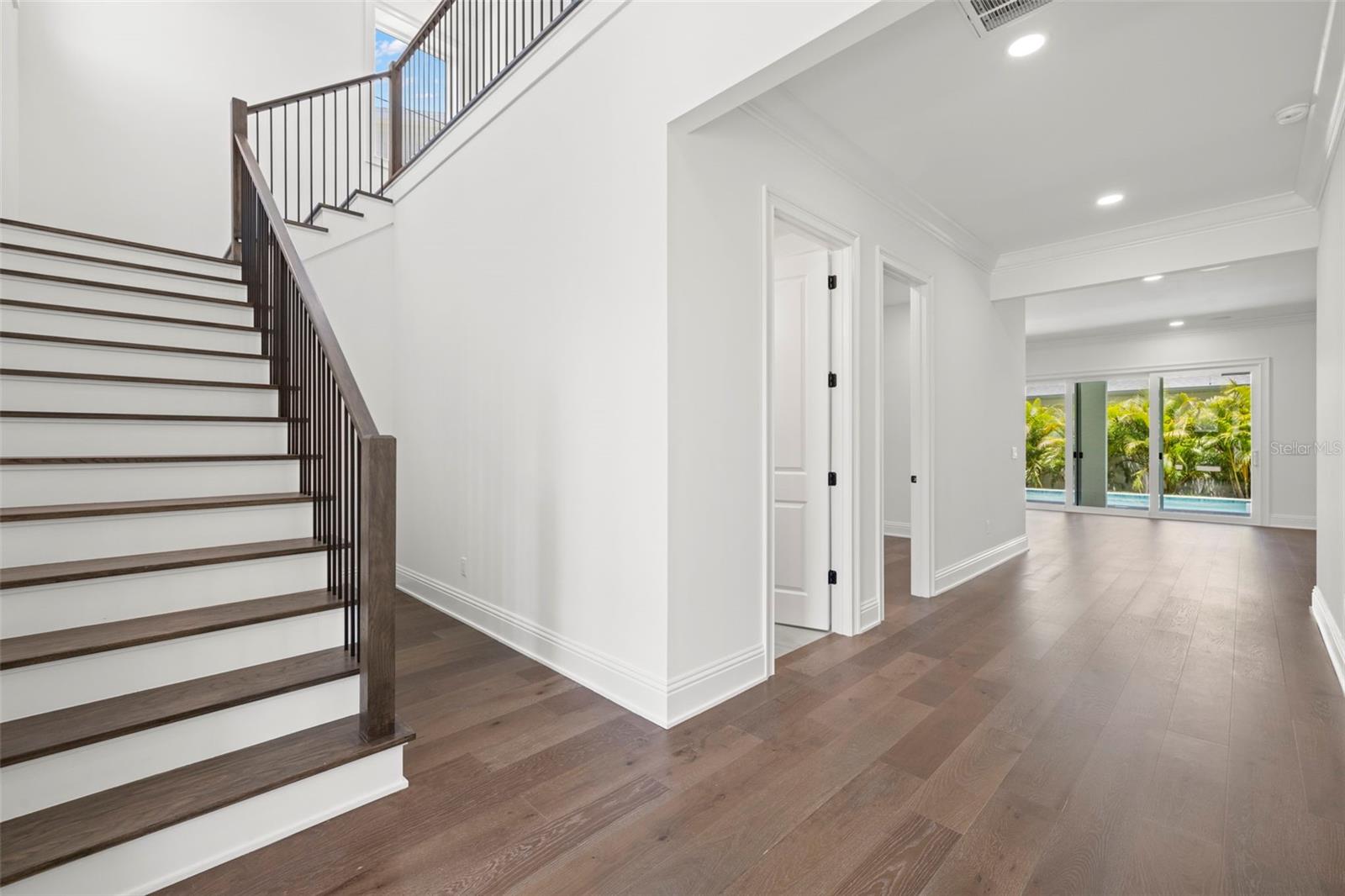 4021 W SANTIAGO STREET
