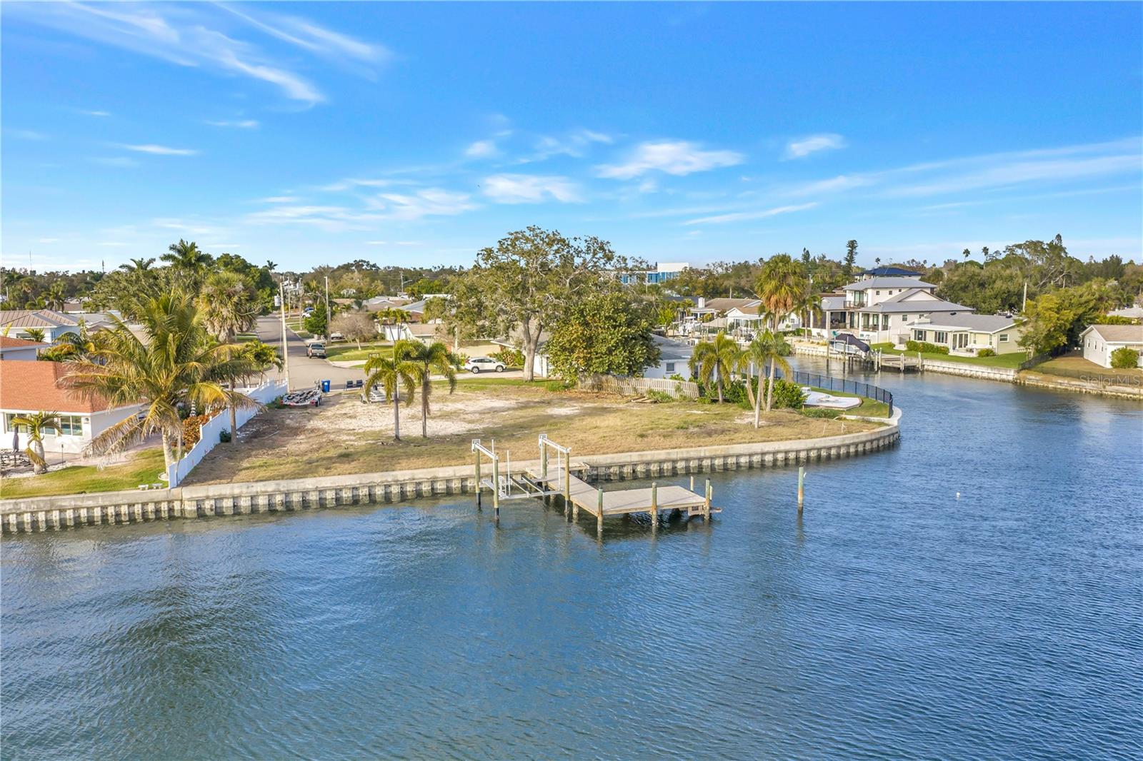 PATRICIAN POINT - Land