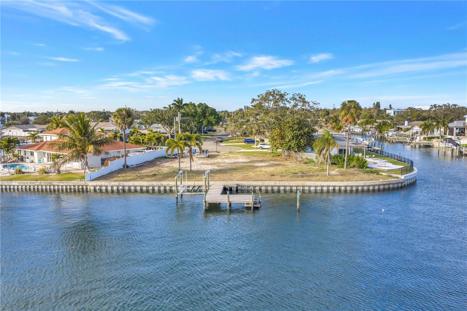 PATRICIAN POINT - Land