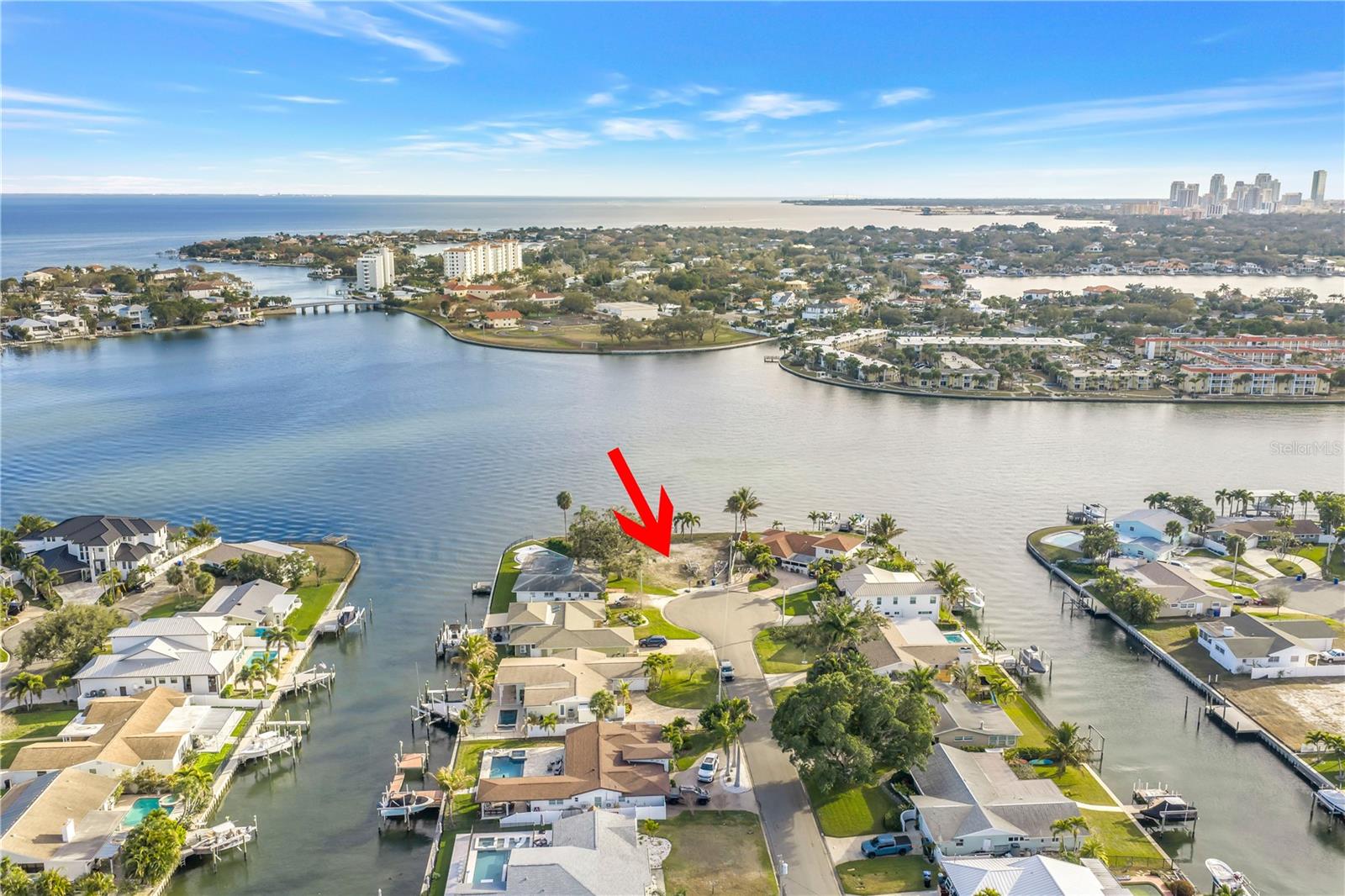 PATRICIAN POINT - Land