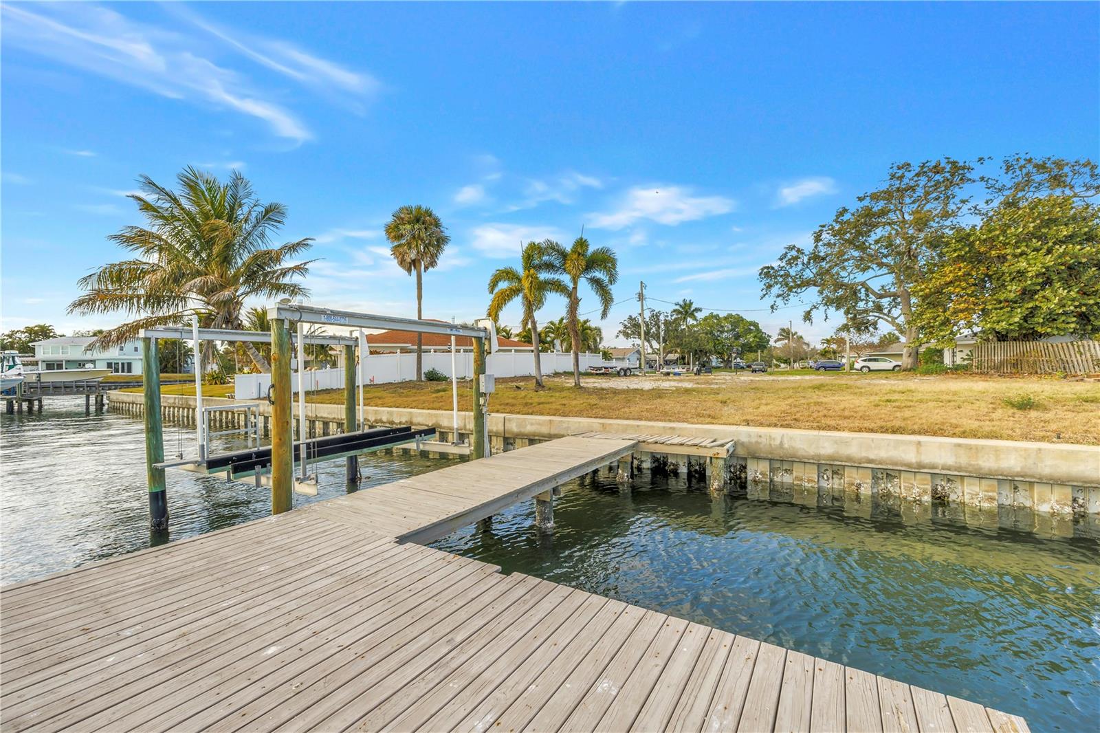 PATRICIAN POINT - Land