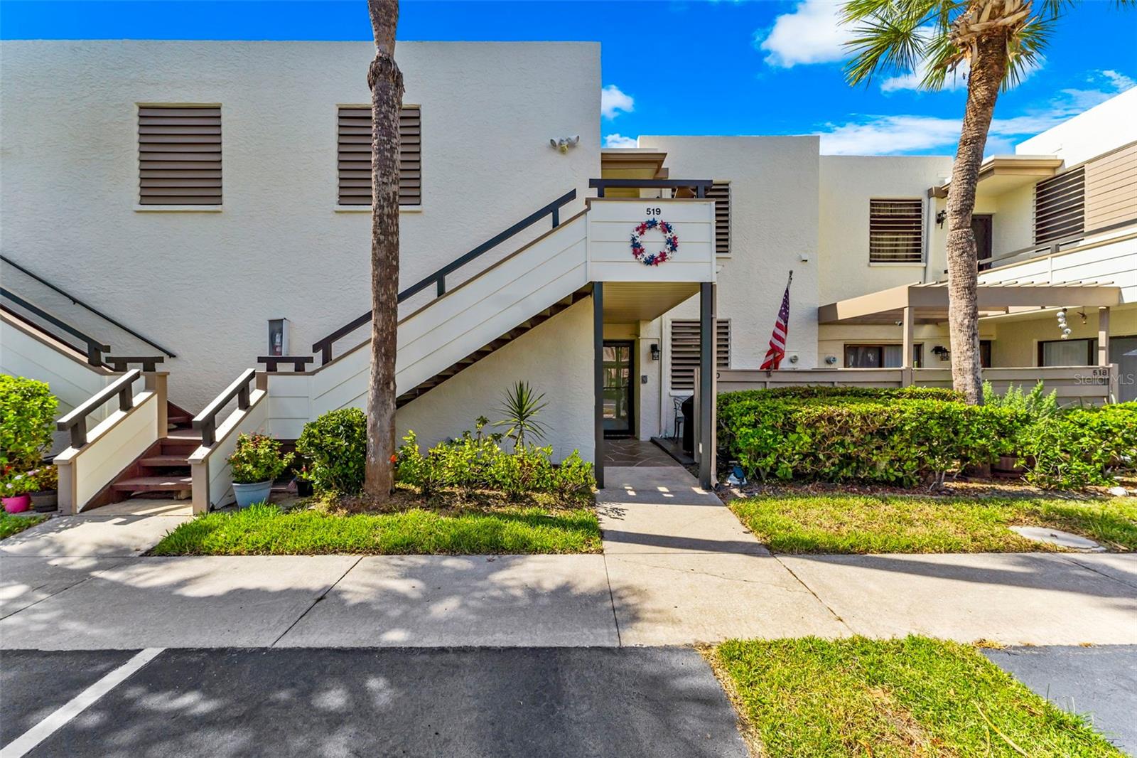 519 LAKESIDE DRIVE 519