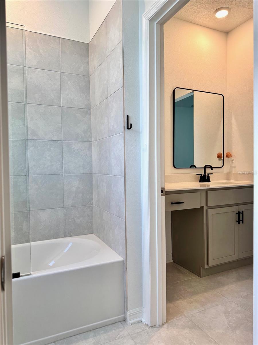 GOLDEN ORCHARD - Residential