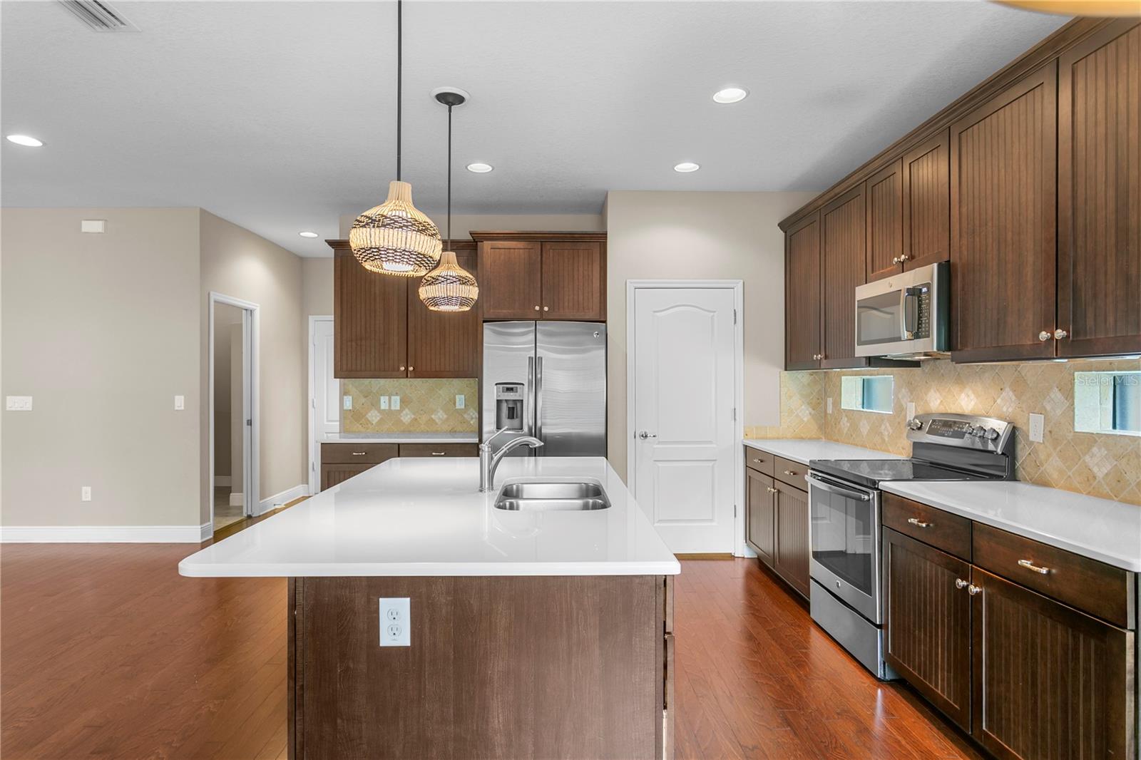 BASSET CREEK ESTATES PH 2A - Residential Lease