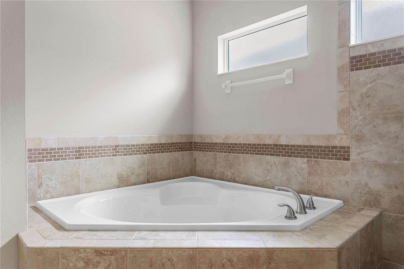 BASSET CREEK ESTATES PH 2A - Residential Lease