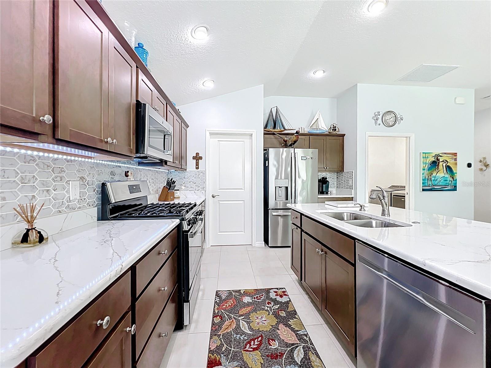 VILLAGES/SOUTHERN OAKS UN #71 - Residential