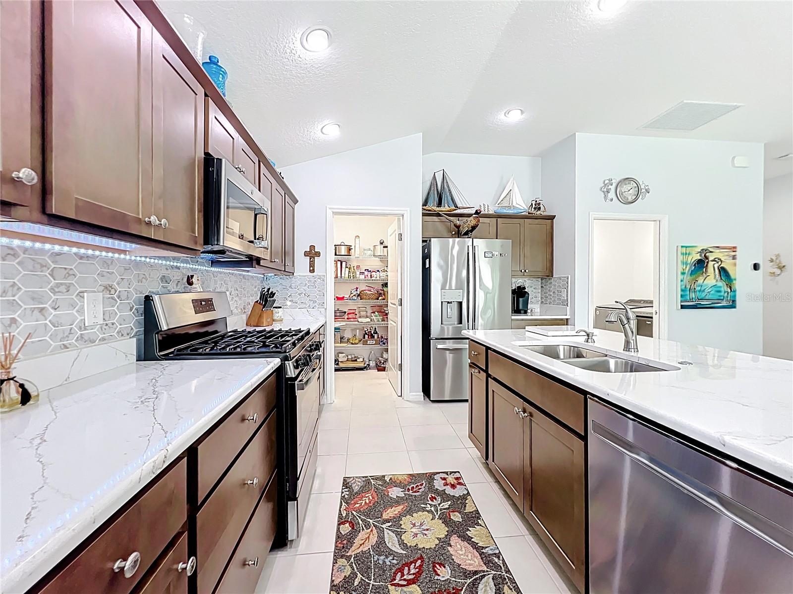 VILLAGES/SOUTHERN OAKS UN #71 - Residential