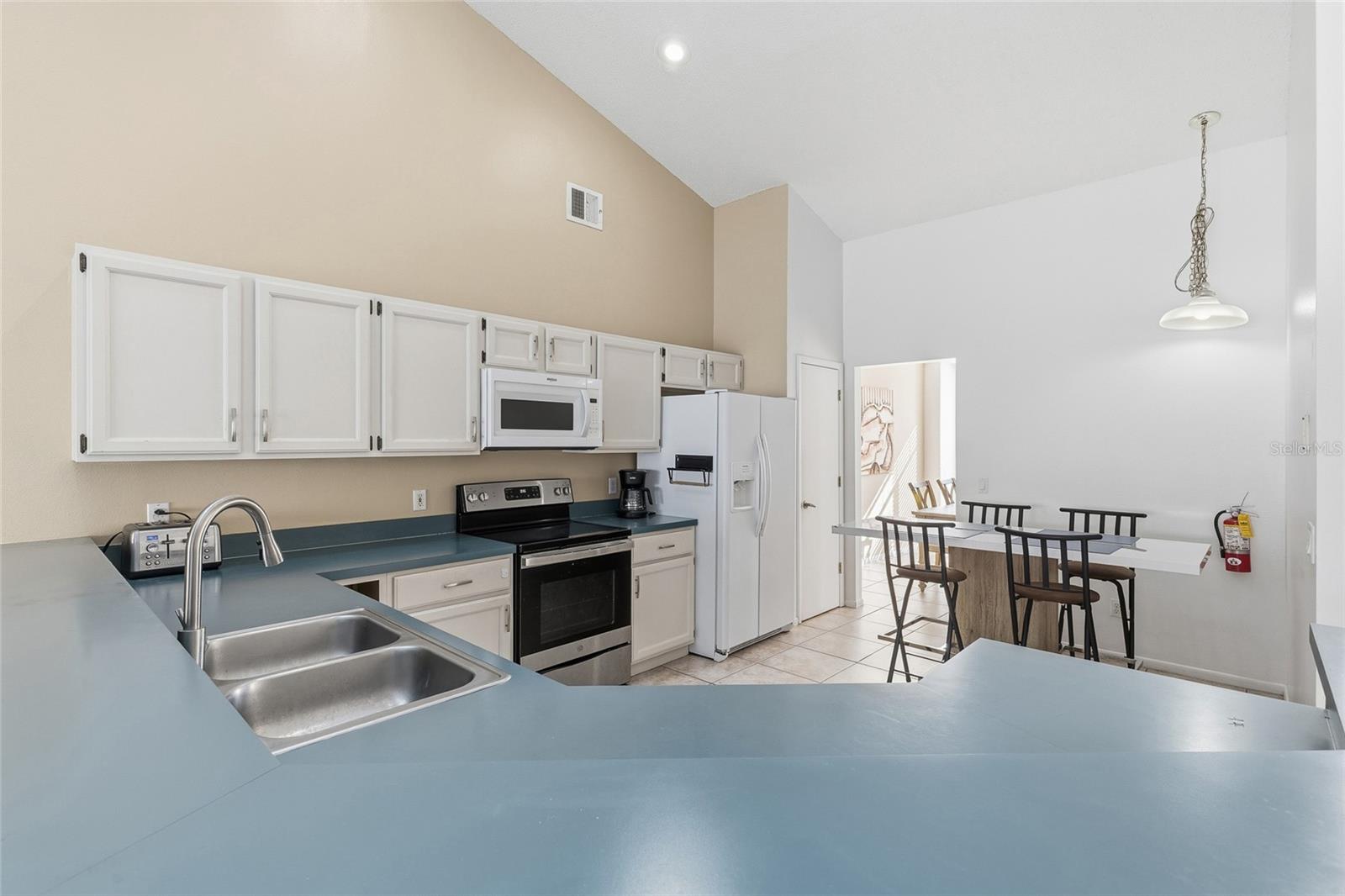 LINDFIELDS UNIT 05 - Residential Lease