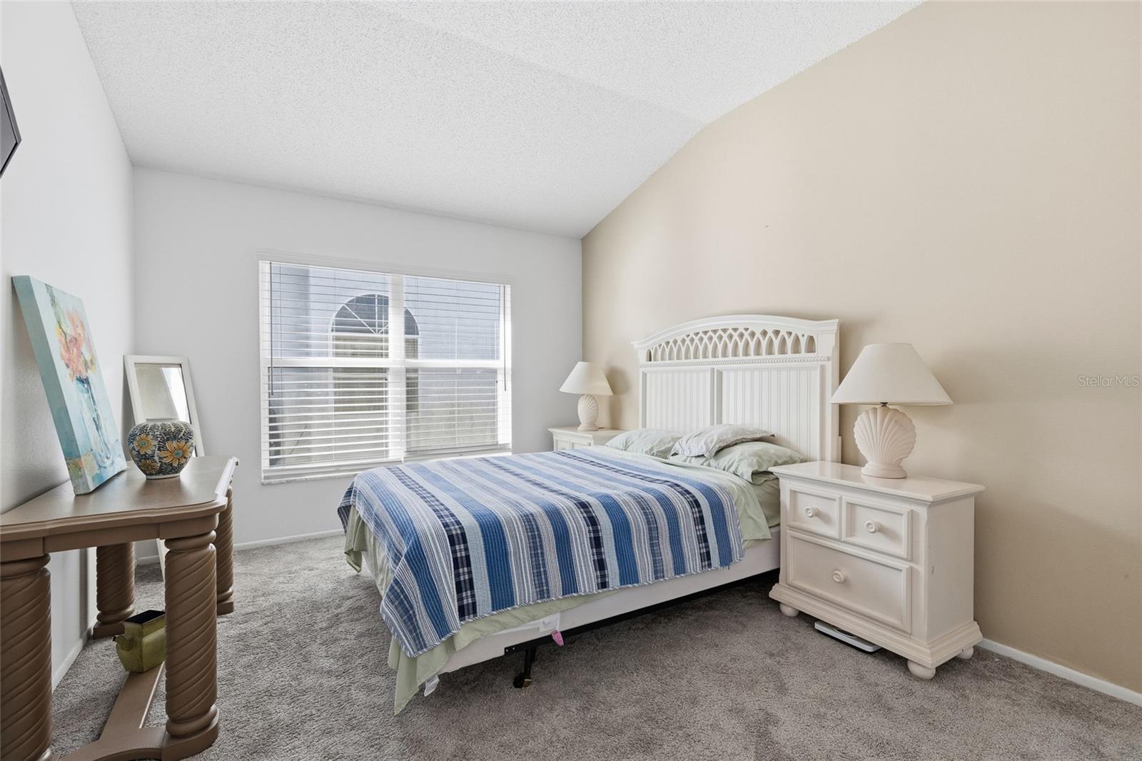 LINDFIELDS UNIT 05 - Residential Lease