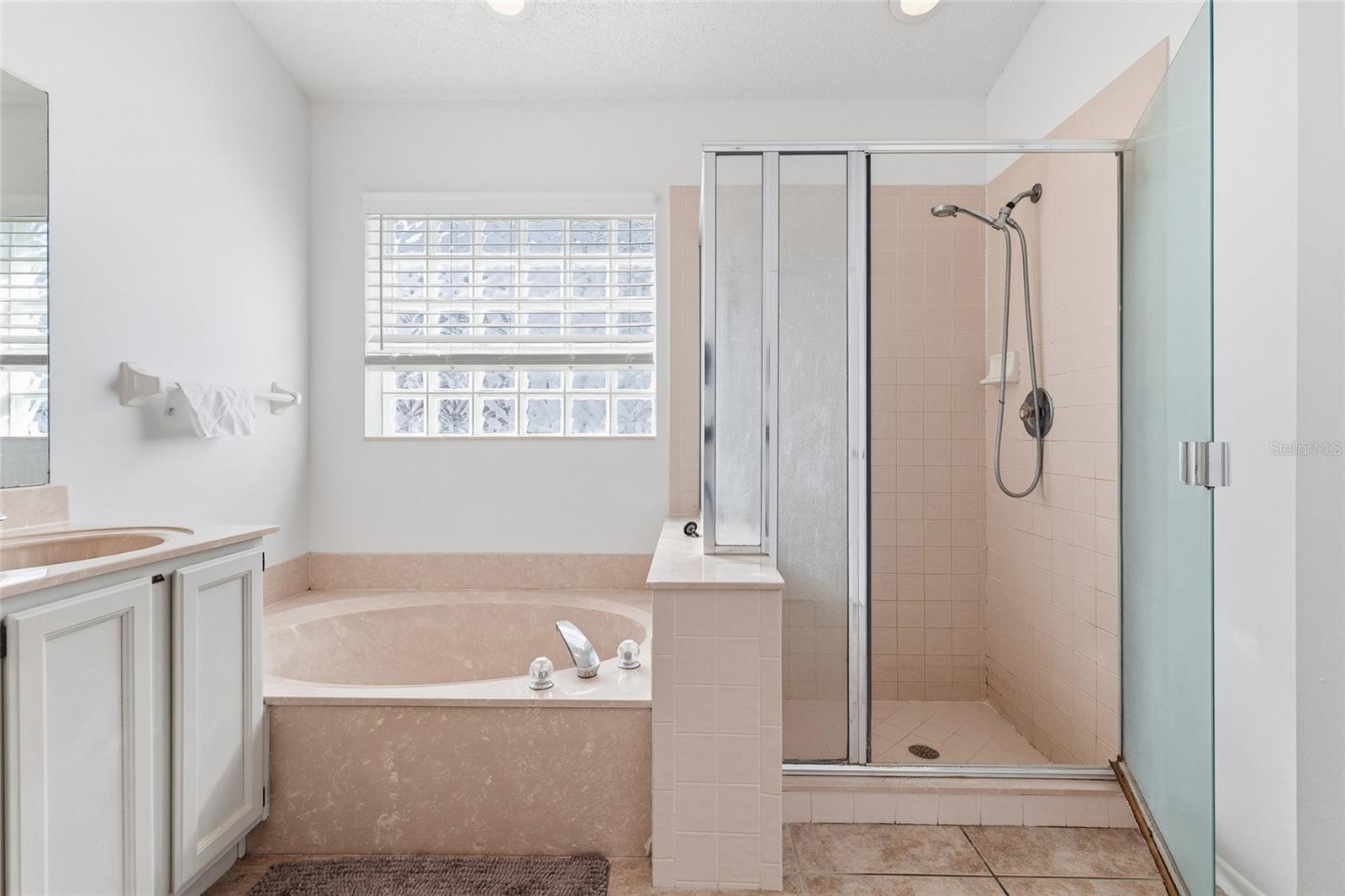 LINDFIELDS UNIT 05 - Residential Lease