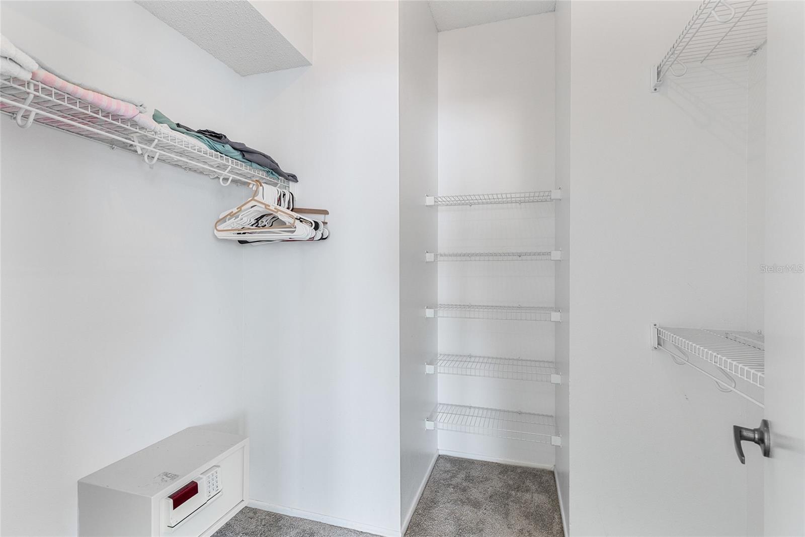 LINDFIELDS UNIT 05 - Residential Lease