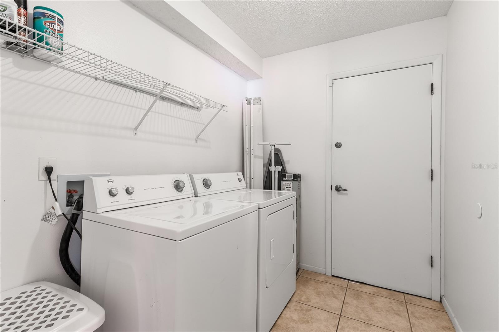 LINDFIELDS UNIT 05 - Residential Lease