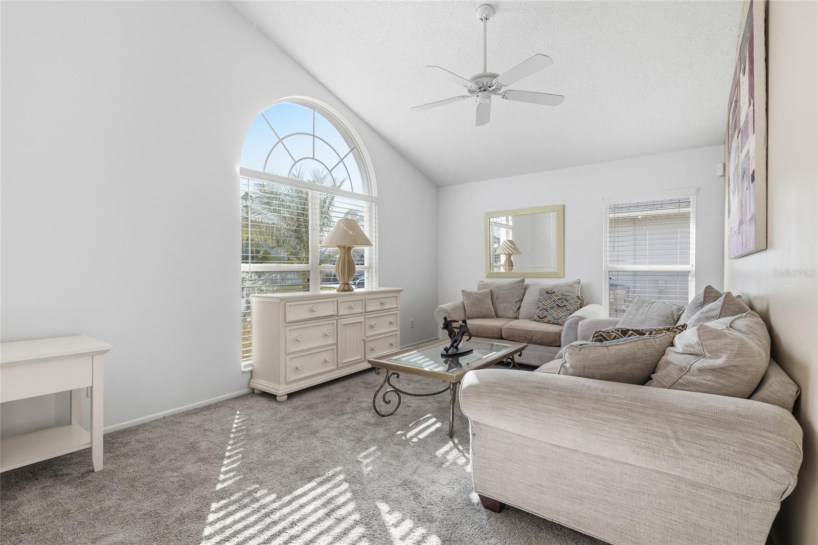 LINDFIELDS UNIT 05 - Residential Lease