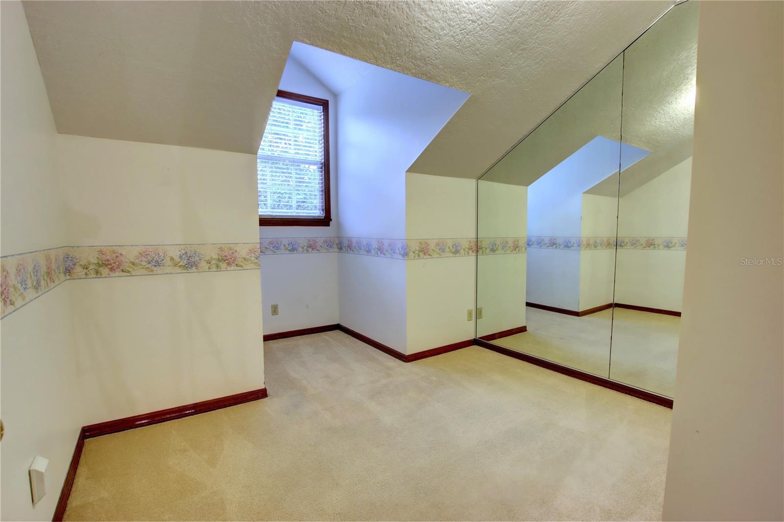 TURNBURY WOODS - Residential