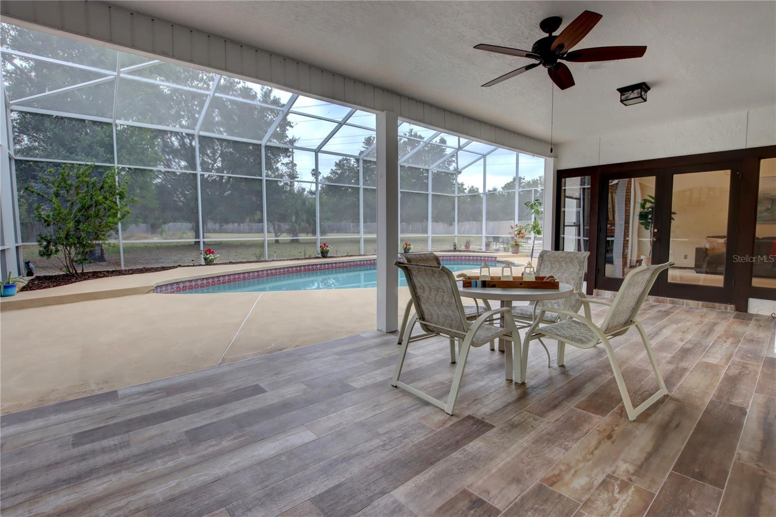 TURNBURY WOODS - Residential