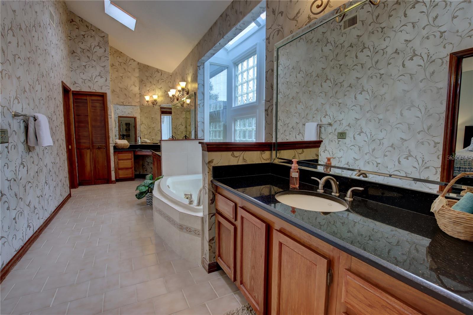 TURNBURY WOODS - Residential