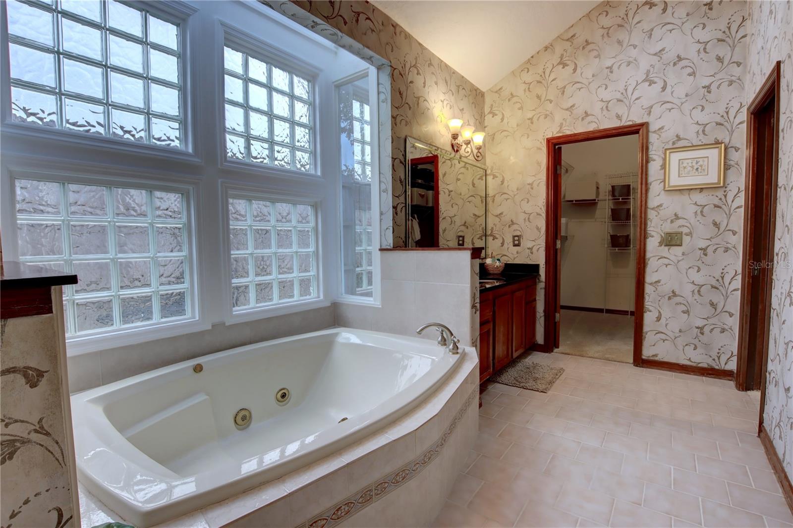 TURNBURY WOODS - Residential