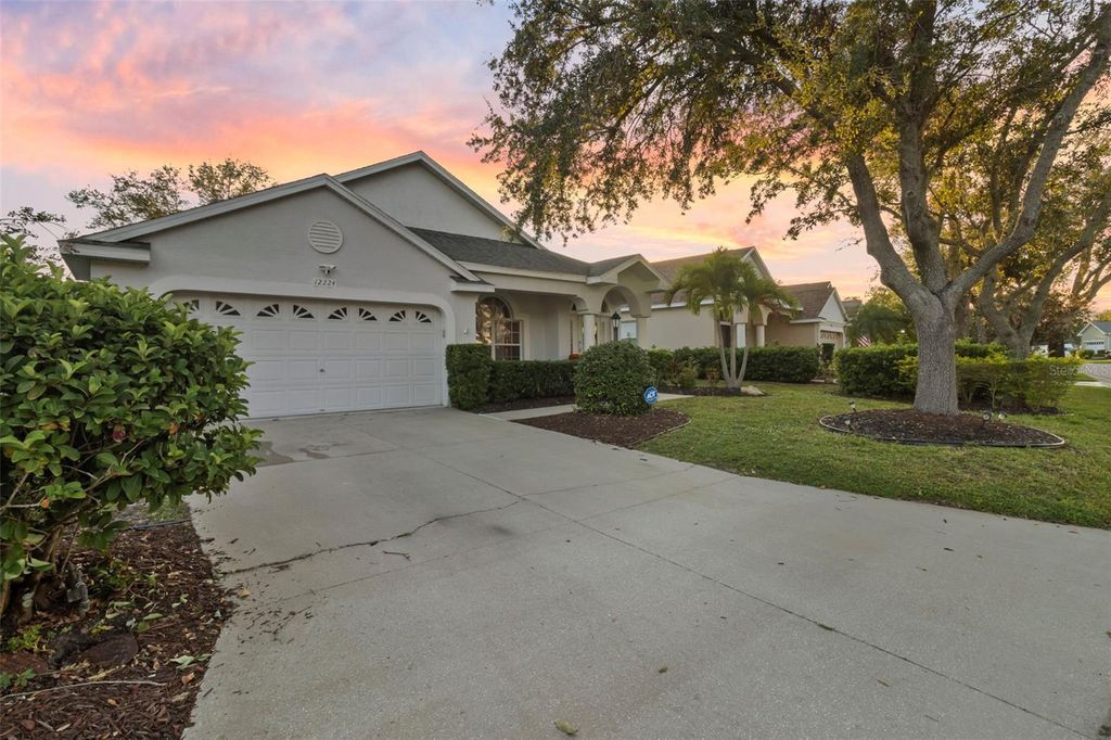 Lakewood Ranch Homes and Condos for Sale 31 Photo of 12224 Winding Woods Way, Lakewood Ranch, FL 34202 (MLS # A4669267)