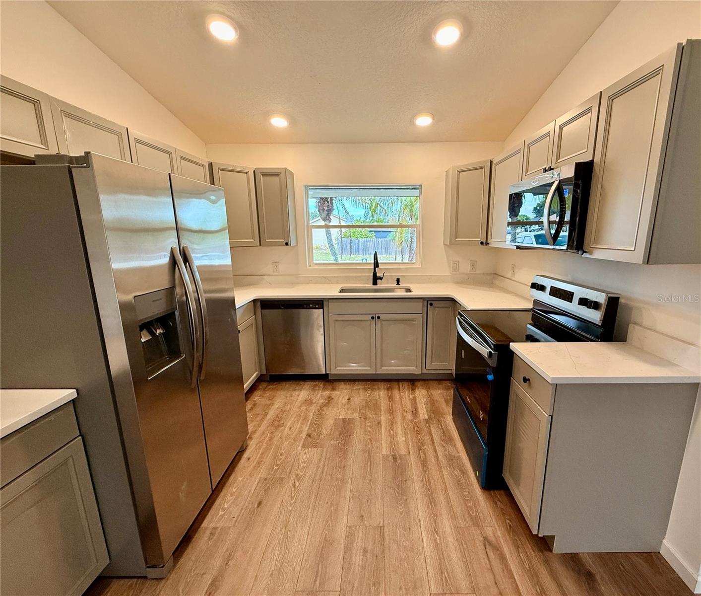 WESTMOOR PH 04E - Residential Lease