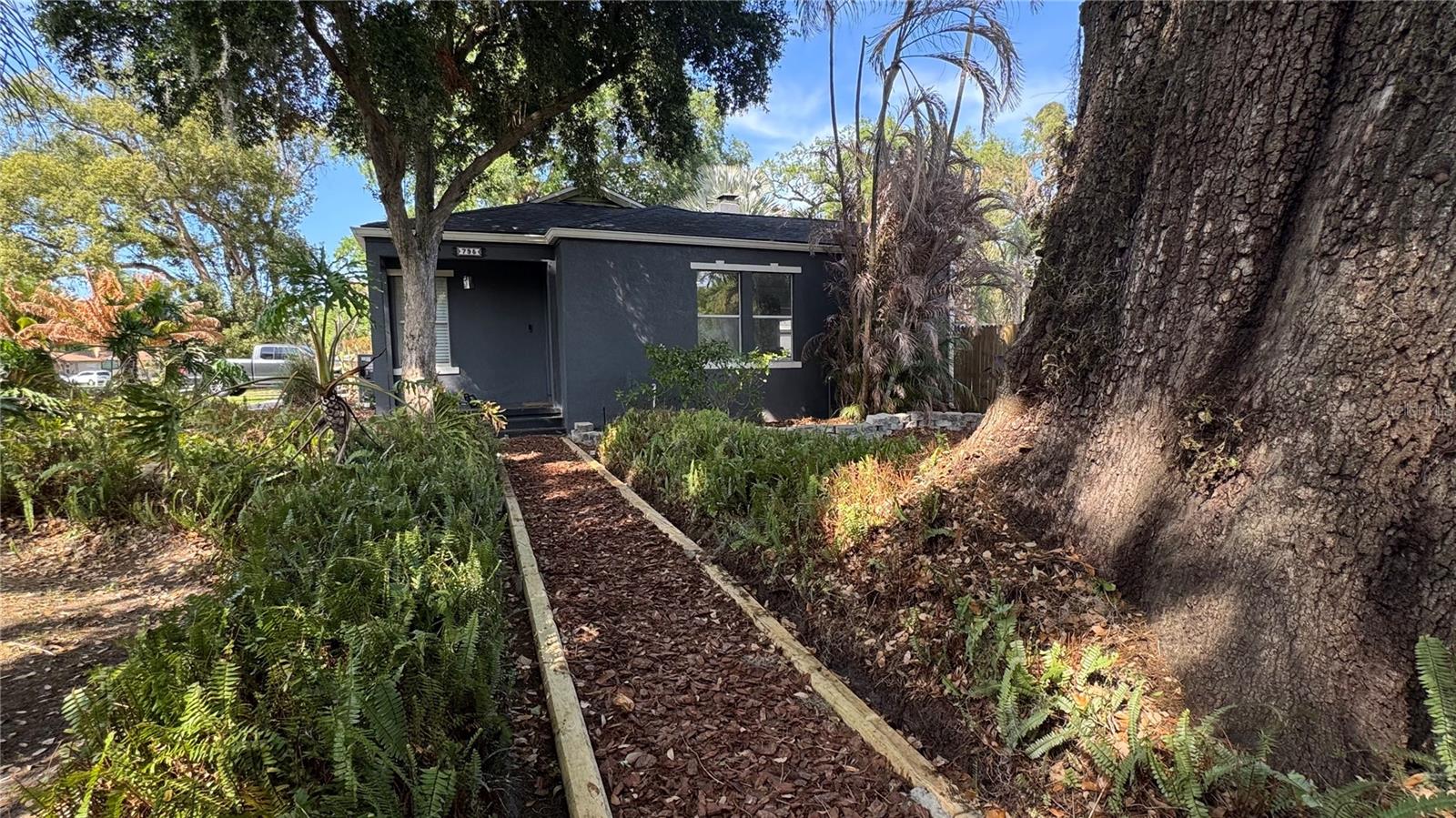 HOLDEN SHORES - Residential