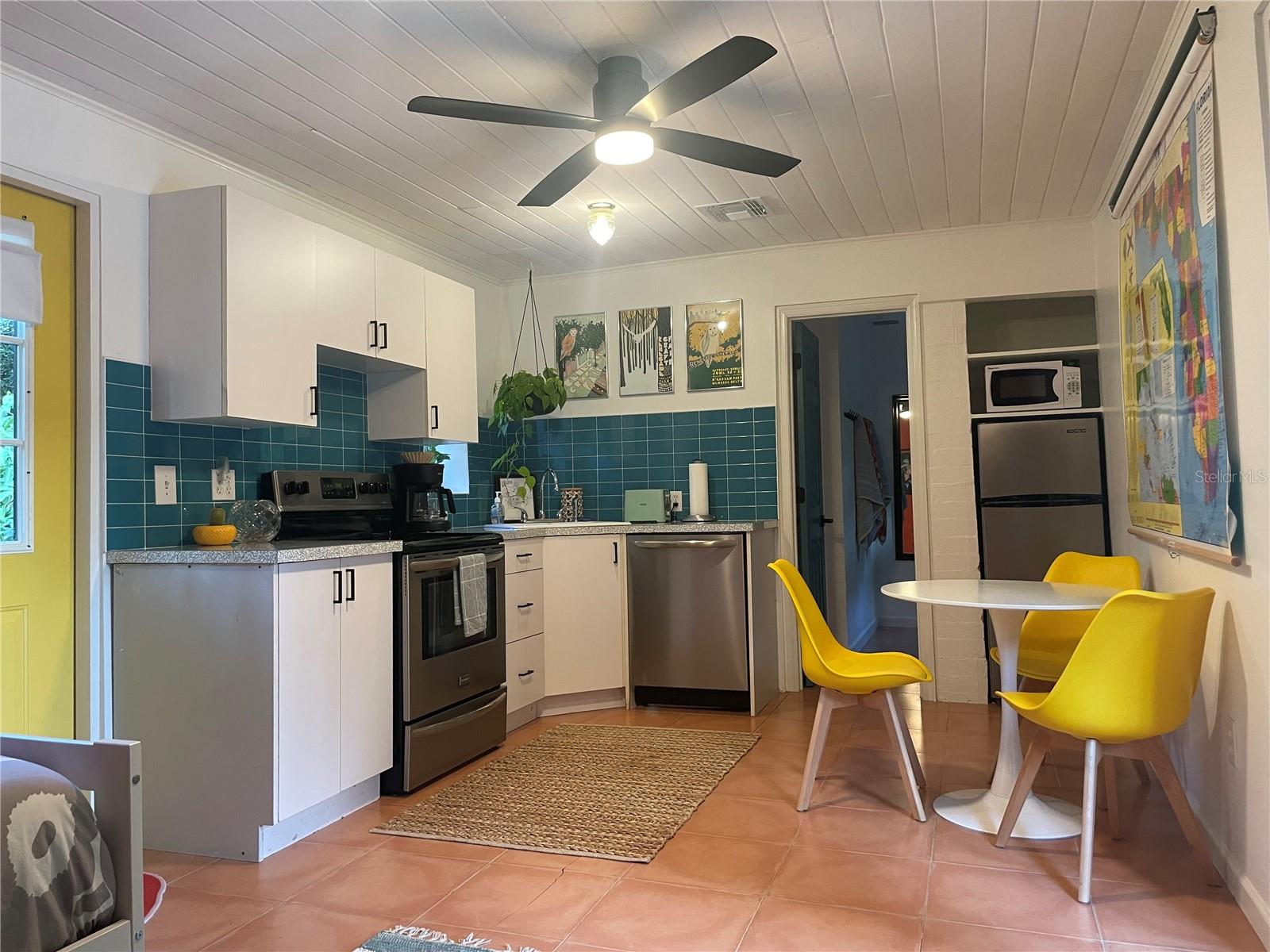 HOLDEN SHORES - Residential