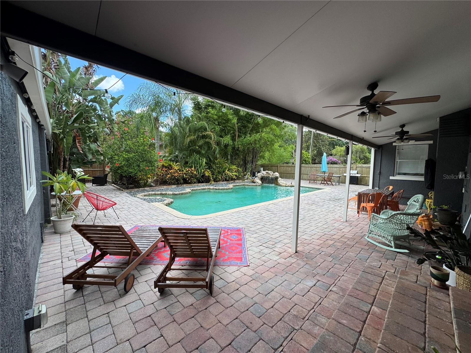 HOLDEN SHORES - Residential