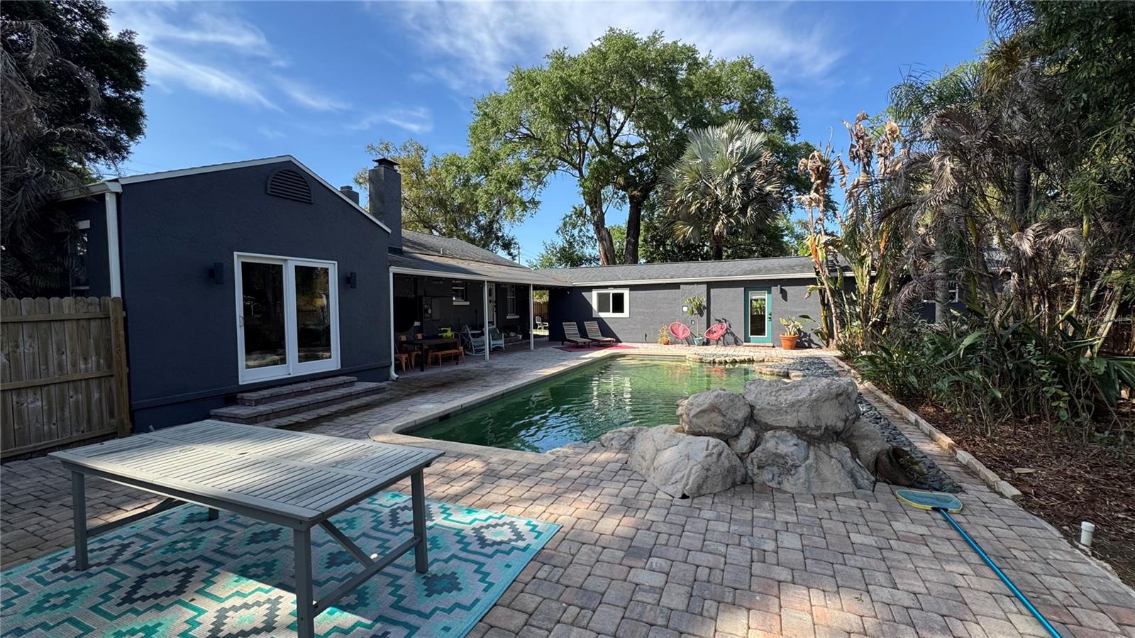 HOLDEN SHORES - Residential