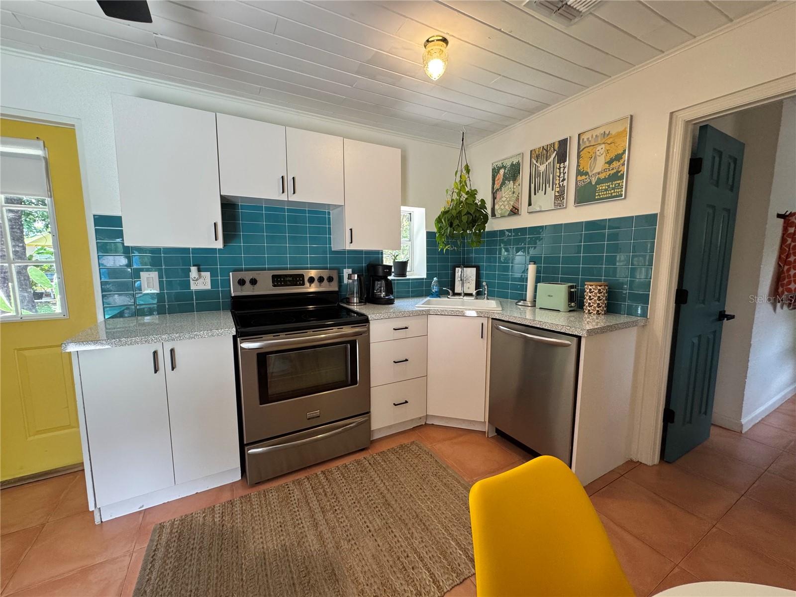 HOLDEN SHORES - Residential