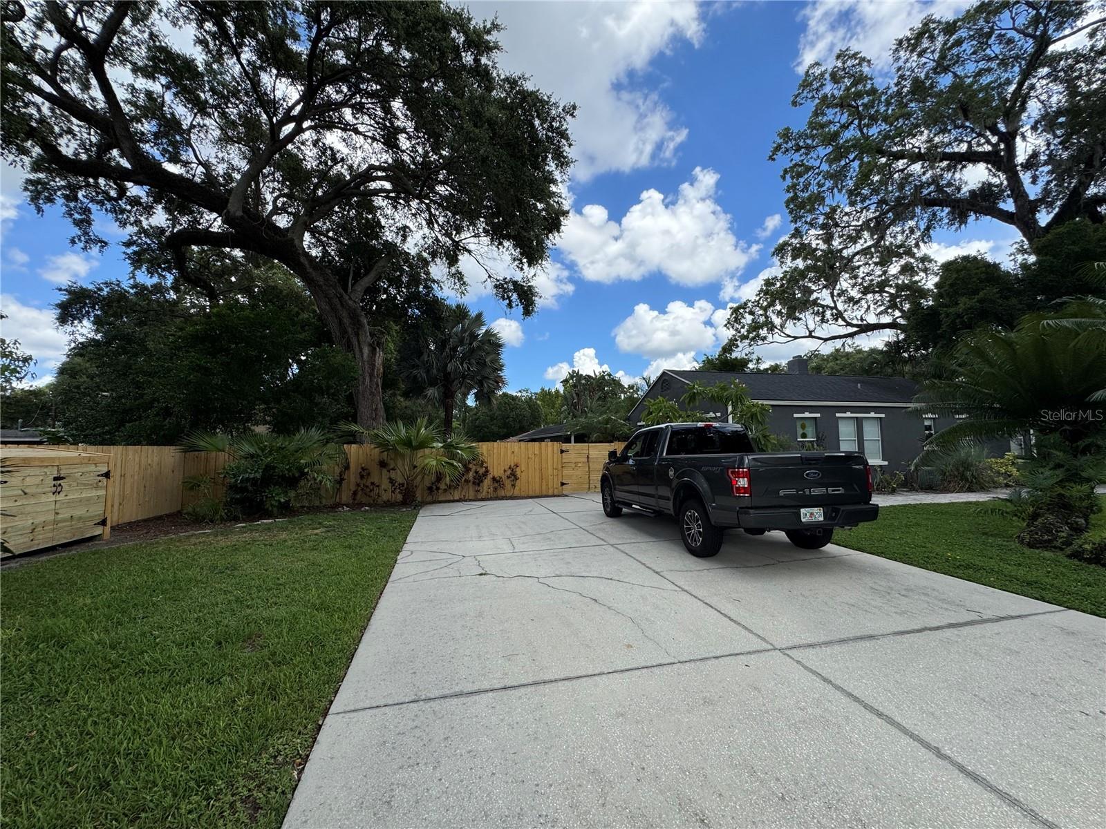 HOLDEN SHORES - Residential