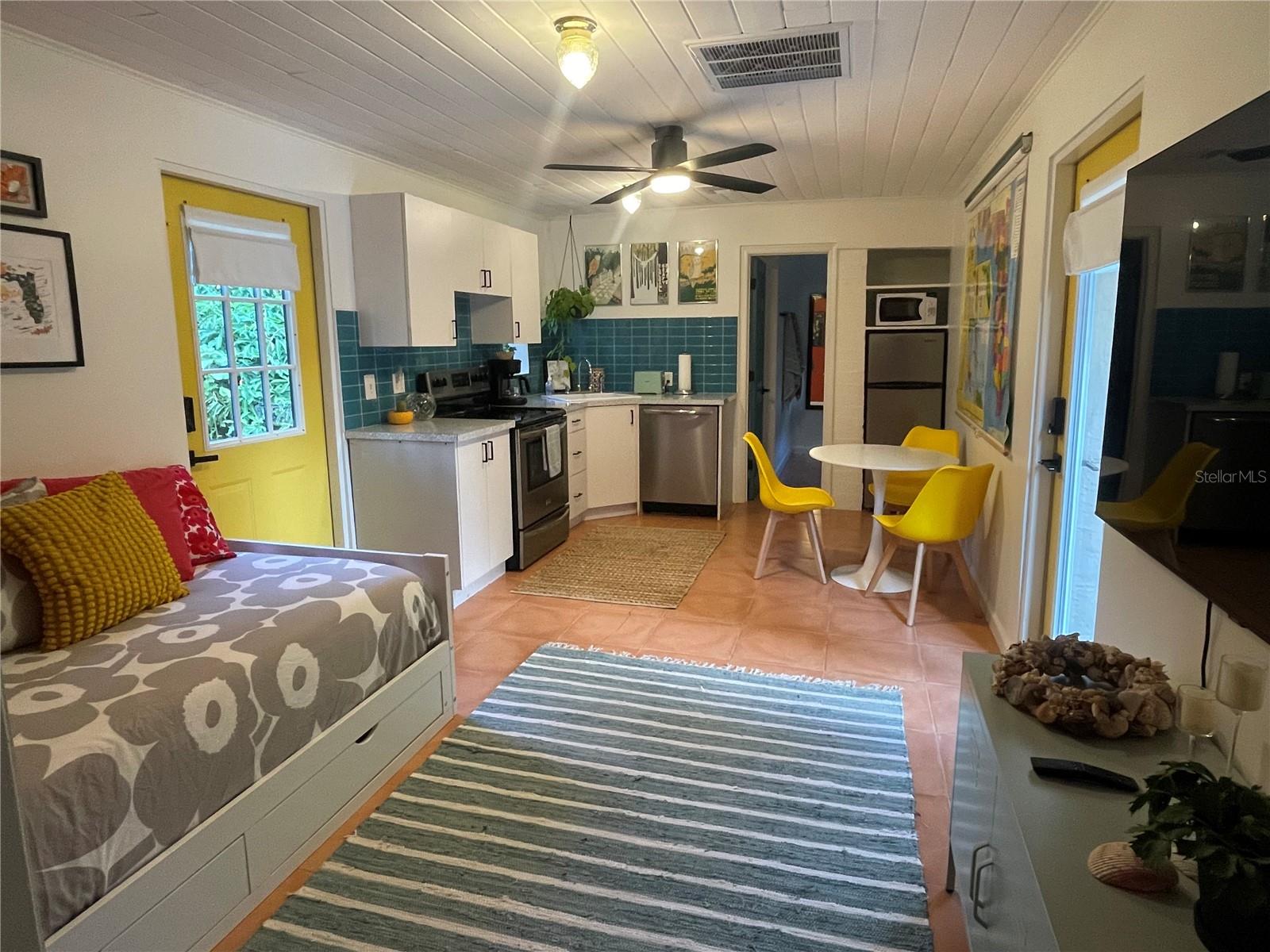 HOLDEN SHORES - Residential