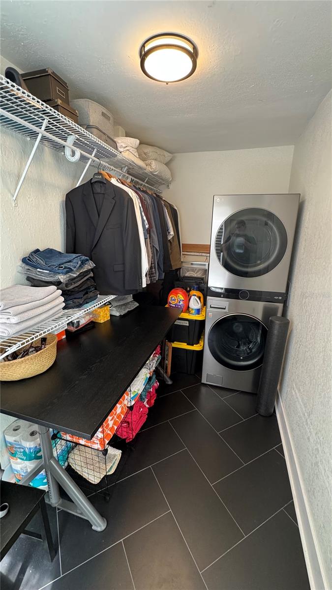 HOLDEN SHORES - Residential