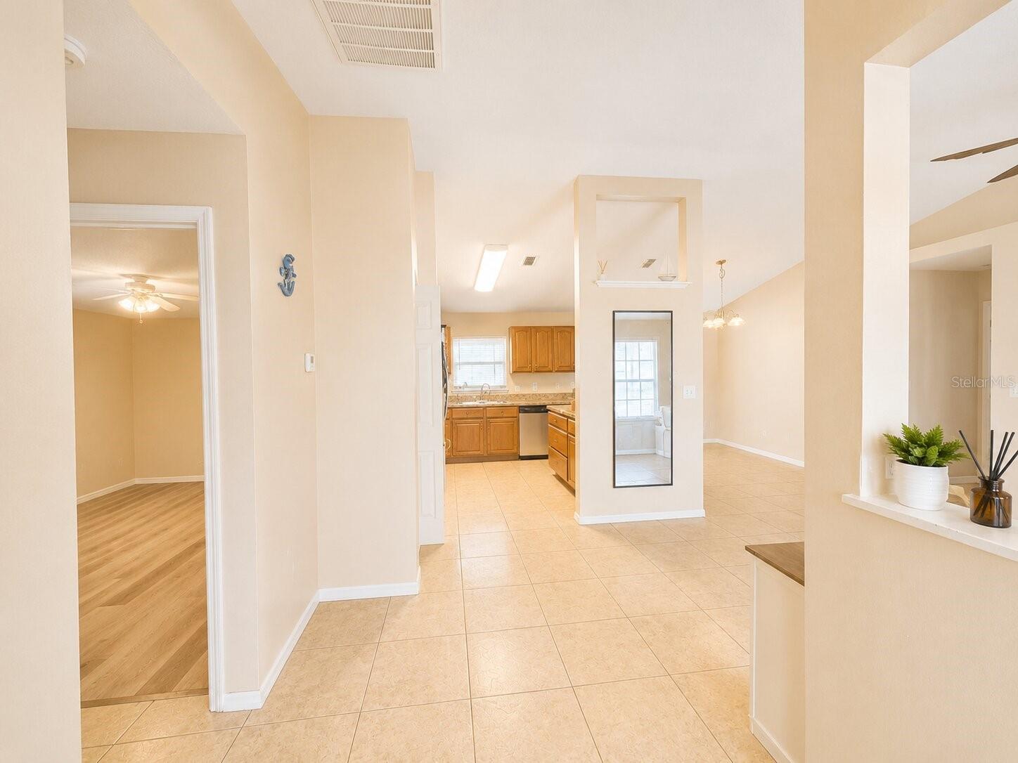 907 HENDON PLACE
