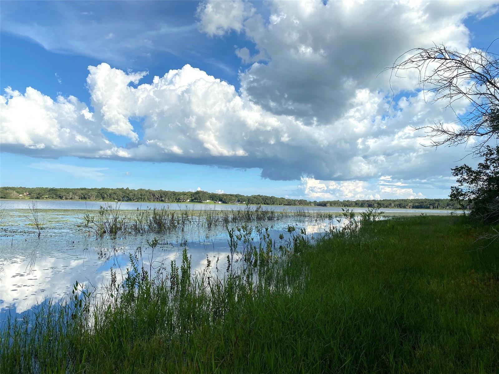 RAINBOW LAKES ESTATE - Land