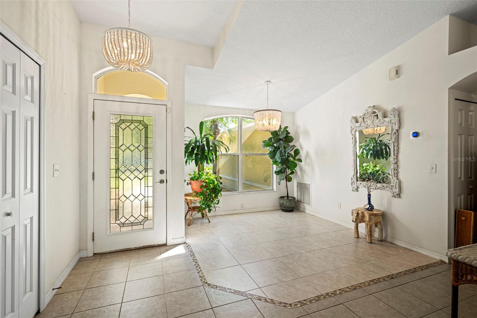 122 LINDSAY DRIVE