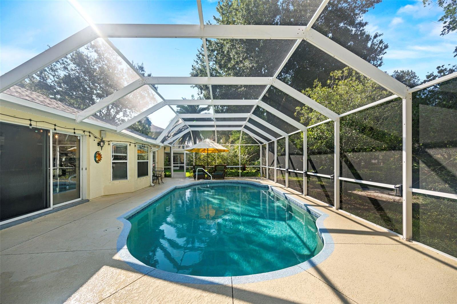 122 LINDSAY DRIVE