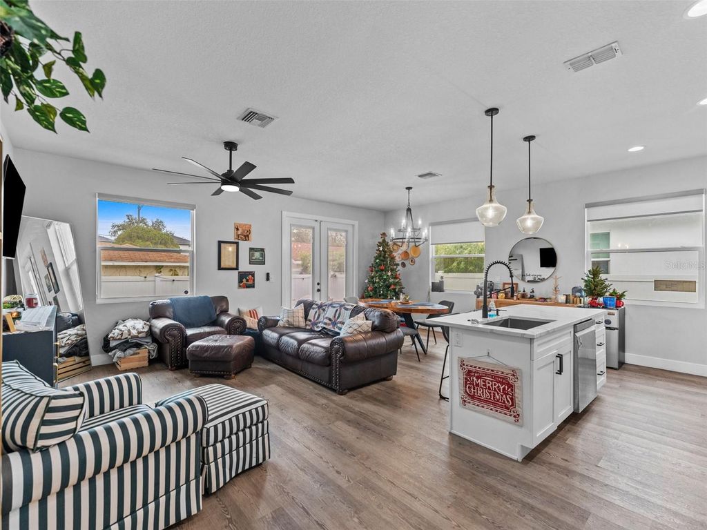 Photo of 3103 W Leroy Street, Tampa, FL 33607 (MLS # TB8492728)