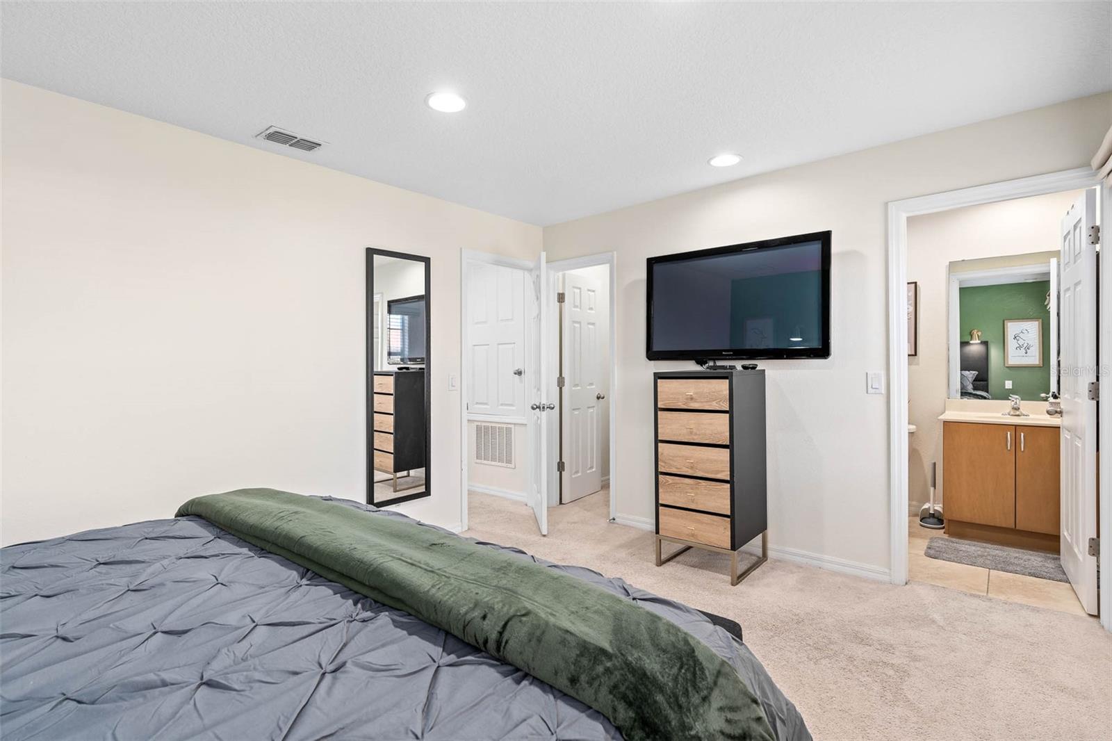 ENCANTADA PH 2 - Residential