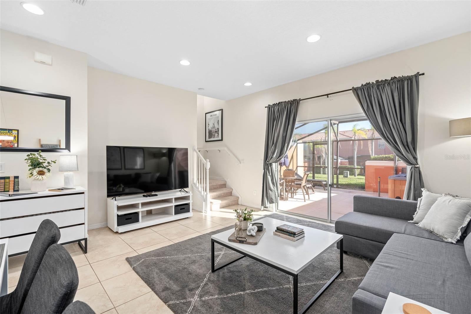 ENCANTADA PH 2 - Residential