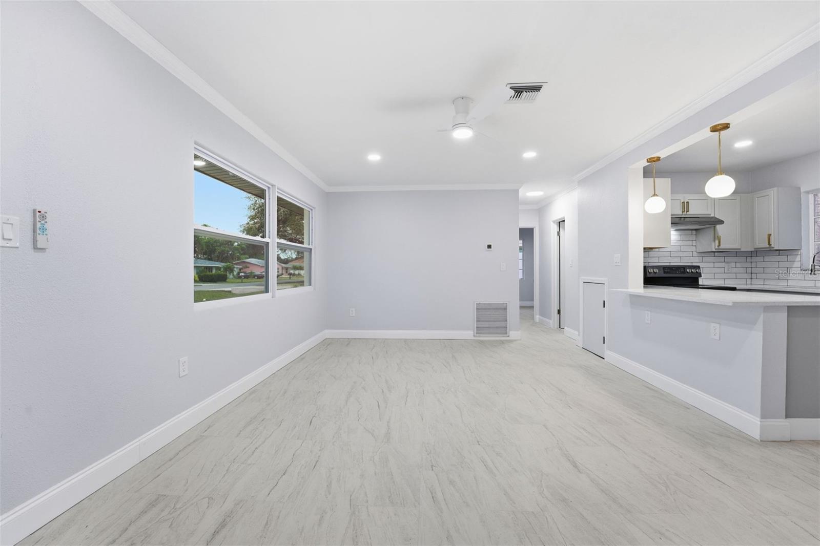 COUNTRY CLUB ESTATES - Residential