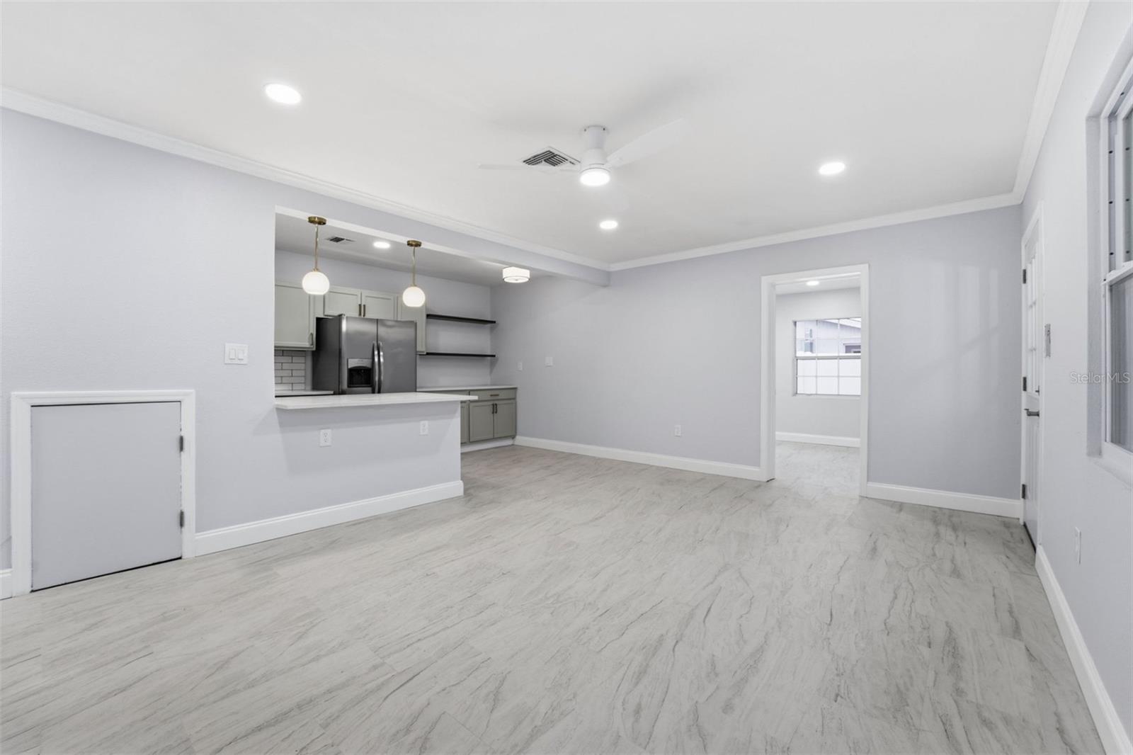 COUNTRY CLUB ESTATES - Residential